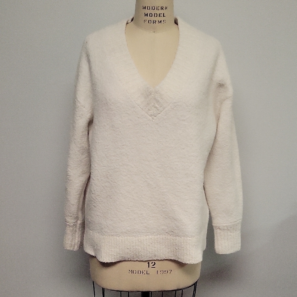 Aerie Soft Cream V-Neck Sweater